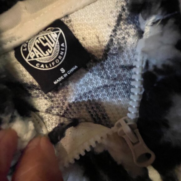 PacSun Black and White Peace Fleece - Back to School! - Picture 2 of 3